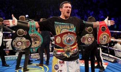 Усик стал бойцом года после защиты всех титулов в весе Шуменова