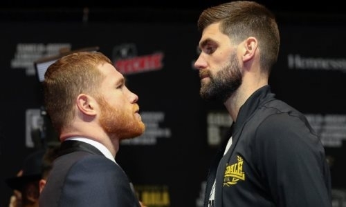 «Канело» провел дуэль взглядов с гигантом Филдингом перед следующим после Головкина боем
