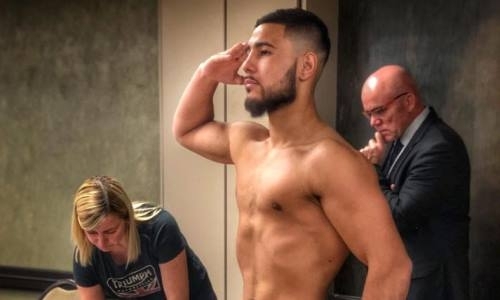 20-летний казахстанский нокаутер прошел взвешивание перед боем с мексиканцем