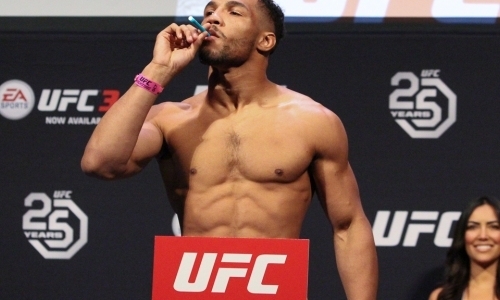 «Я надеру ему задницу!». Еще один боец UFC бросил вызов Нурмагомедову после его победы на «нефартовой» арене Головкина