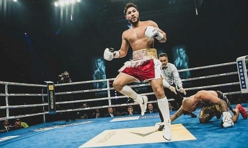 Видео молниеносного нокаута. Как чемпион мира из Казахстана уничтожил мексиканца