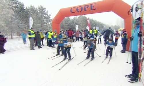 200 любителей лыжных гонок открыли новый зимний сезон в столице