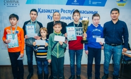 Сильнейших шахматистов финала Кубка Казахстана наградили в Астане