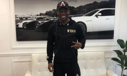 «Ненастоящий чемпион». Африканский боксер разоблачил кандидата на бой с Головкиным 