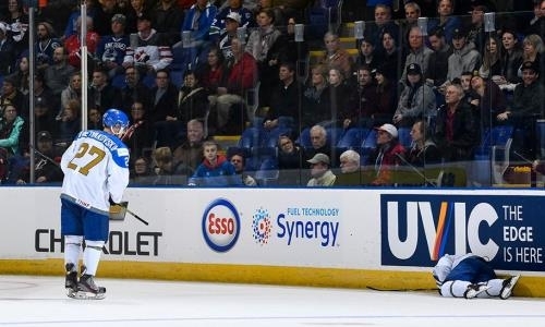 Сборная Казахстана пропустила шесть шайб в первом периоде определяющего матча МЧМ-2019