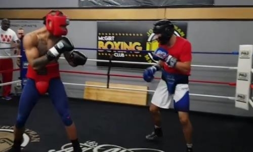 Алимханулы показал видео спарринга с французским боксером