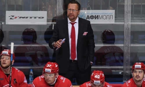 «Нельзя проигрывать, ведя в счёте 2:0». Тренер «Спартака» — о матче КХЛ с «Барысом»