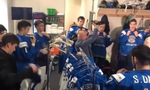 «С нами весь Казахстан!». Видео из раздевалки «молодежки» после разгрома Дании на МЧМ-2019