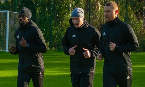 «Кайсар» представил 14-ть футболистов, подписавших контракт на следующий сезон