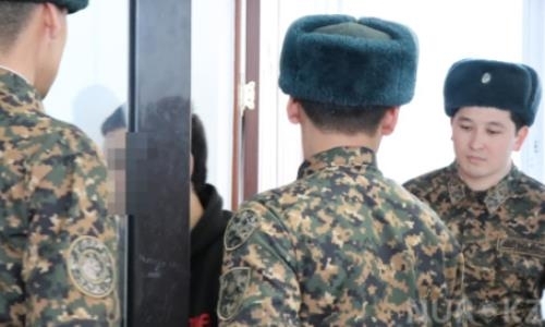 Прибывший одним из первых на место убийства Дениса Тена полицейский дал показания в суде