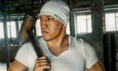 Куат Хамитов решил разыграть свой автомобиль среди болельщиков