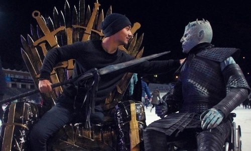 На железном троне «Игры престолов» воцарился казахстанский паралимпиец