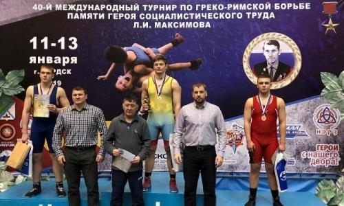 Казахстанский борец стал чемпионом международного турнира в России