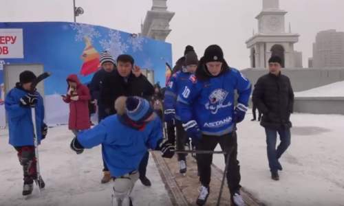 Видео с мастер-класса для детей от игроков «Барыса» в Астане
