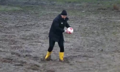 «В поход за мячом». Забавное видео, или Как «Тобол» из болота мяч на УТС доставал