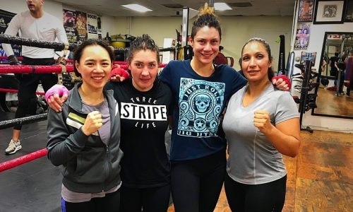 Казахстанская «GGG среди женщин» завершила спарринги перед боем в Мексике