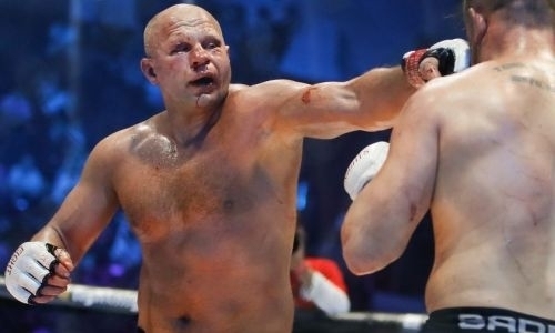 Емельяненко впервые прокомментировал прыжок Нурмагомедова после боя с Макгрегором на арене боя Головкин — «Канело»