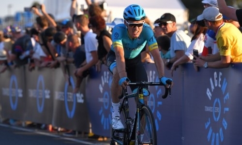 Санчес выиграл финальный спринт «Мельбурнской Гонки» и улучшил положение «Астаны»