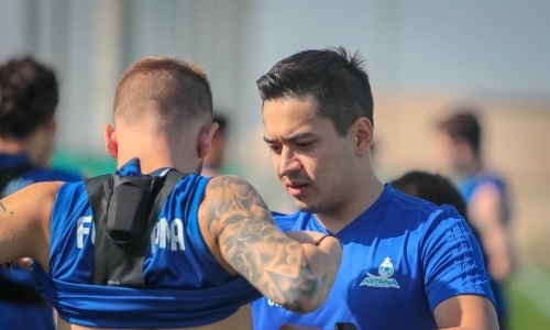 Фоторепортаж с тренировки «Астаны» в ОАЭ