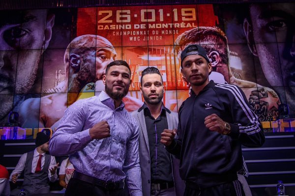 Казахстанский нокаутер провел дуэль взглядов с соперником перед боем за титул чемпиона мира