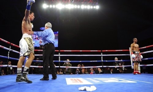 «Правильно сделали американцы, что сняли своего боксера». Разбор боя, в котором казахстанец Алимханулы заставил сдаться «Хитмэна»