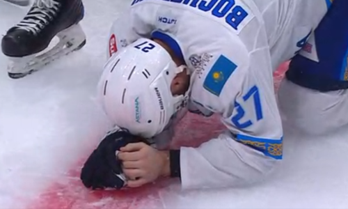 Видео жесткого столкновения головами лидеров «Барыса» в матче КХЛ