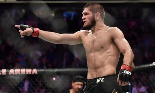 «Конор назвал отца Хабиба Нурмагомедова крысой». Стали известны подробности драки на «нефартовой» арене Головкина