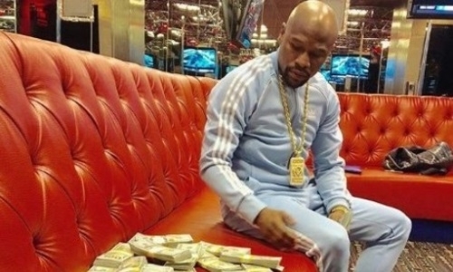 Мэйвезер озвучил новый астрономический гонорар после победы на «нефартовой» арене Головкина