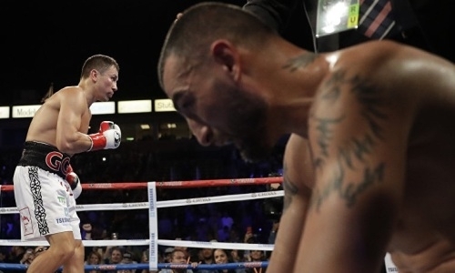 «Подумал о жене и детях и решил не вставать». Американский боксер раскрыл правду о нокауте от «монстра бокса» Головкина