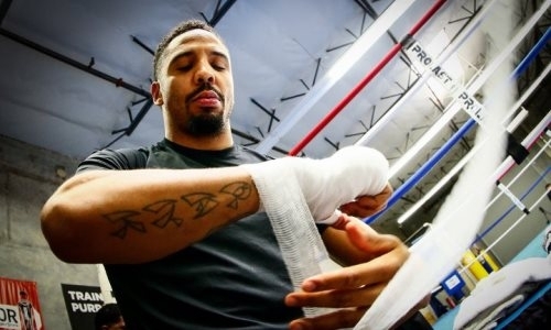 Испугавший Головкина боксер устроил суд на миллионы