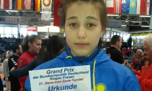 Казахстанка завоевала «бронзу» на турнире по вольной борьбе в Германии