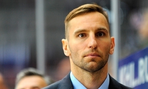 «Очень обидные моменты». Наставник «Торпедо» рассказал, почему победил «Барыс»