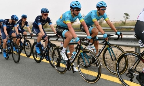 Несмотря на завал перед финишем гонщик «Астаны» —14-й на четвертом этапе «Тура ОАЭ»