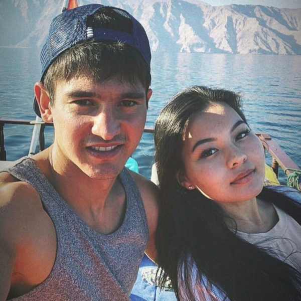 «Перед играми Марат почему-то наматывает пластырь на запястья». Жена кандидата в сборную Казахстана раскрывает его секреты