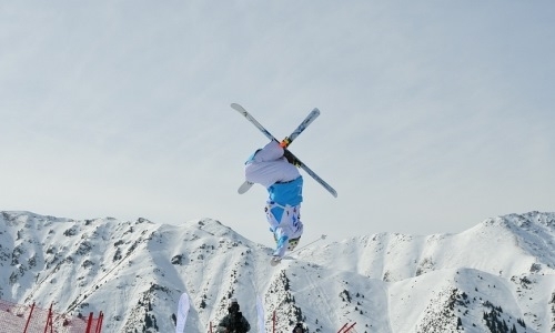 Могулистка Галышева сократила отрыв от первой тройки общего зачета Кубка мира до минимума после победы в Алматы