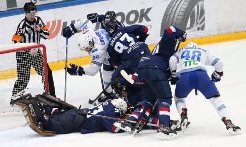 «Барыс» на выезде громит «Торпедо» после первого периода четвертого матча плей-офф КХЛ