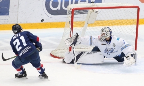 «Барыс» ведя 3:0 упустил победу в основное время в четвертом матче плей-офф КХЛ с «Торпедо»