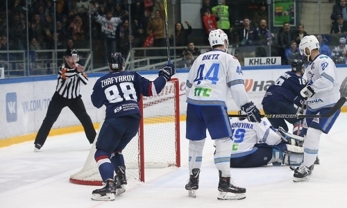 «„Торпедо“ врезалось и втыкалось». Специалист разобрал четвертый матч «Барыса» в плей-офф КХЛ