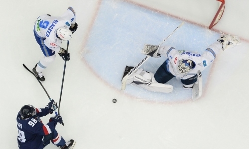 «Торпедо» и «Барыс» нанесли 81 бросок в створ ворот в шестом матче серии плей-офф КХЛ