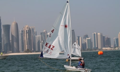 Казахстанец взял историческое «золото» на открытом чемпионате Азии по парусному спорту