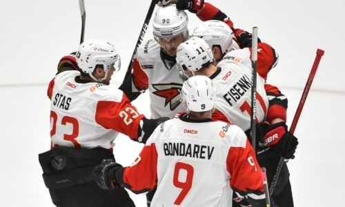 «Нужно продолжать играть так же». Форвард «Авангарда» подвел итоги первого матча с «Барысом»