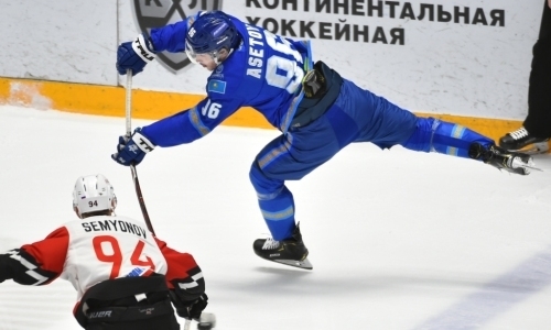 «Я думал, что он просто побежит мимо, а он ударил мне в ухо». Алихан Асетов о грязной игре хоккеиста «Авангарда»