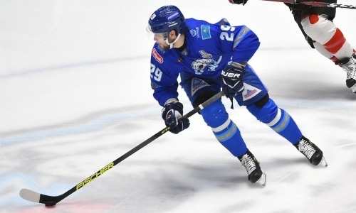 «Даже не понял, что разбил ему нос или губу». Нападающий «Барыса» о своем удалении и силе «Авангарда»