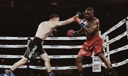 Казахстанский боксер из Top Rank нокаутом реабилитировался за первое поражение в карьере