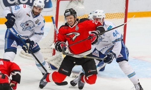 «Совсем не по-джентльменски». В Омске возмущены поведением игроков «Барыса»