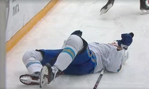 В России страшный силовой прием на хоккеисте «Барыса» считают чистым