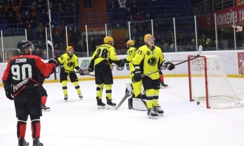 Отчет о матче плей-офф ВХЛ «Нефтяник» — «Сарыарка» 2:1 ОТ