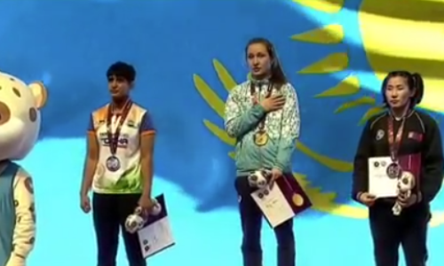 Казахстанки выиграли «золото» и два «серебра» молодежного чемпионата Азии по видам борьбы