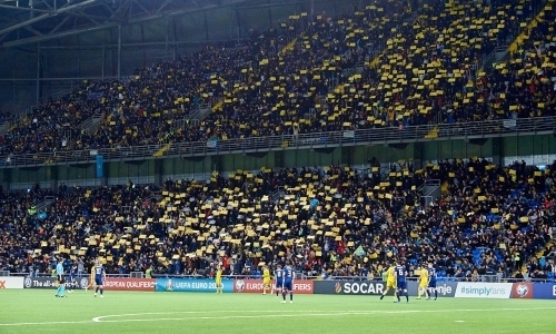 «Поле точно нельзя назвать идеальным». Как соперники сборной Казахстана искали оправдания в газоне