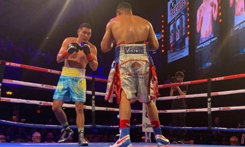 «Бил меня головой, а пару раз и по ногам». Непобежденный казахстанец побил американца, пять раундов истекая кровью